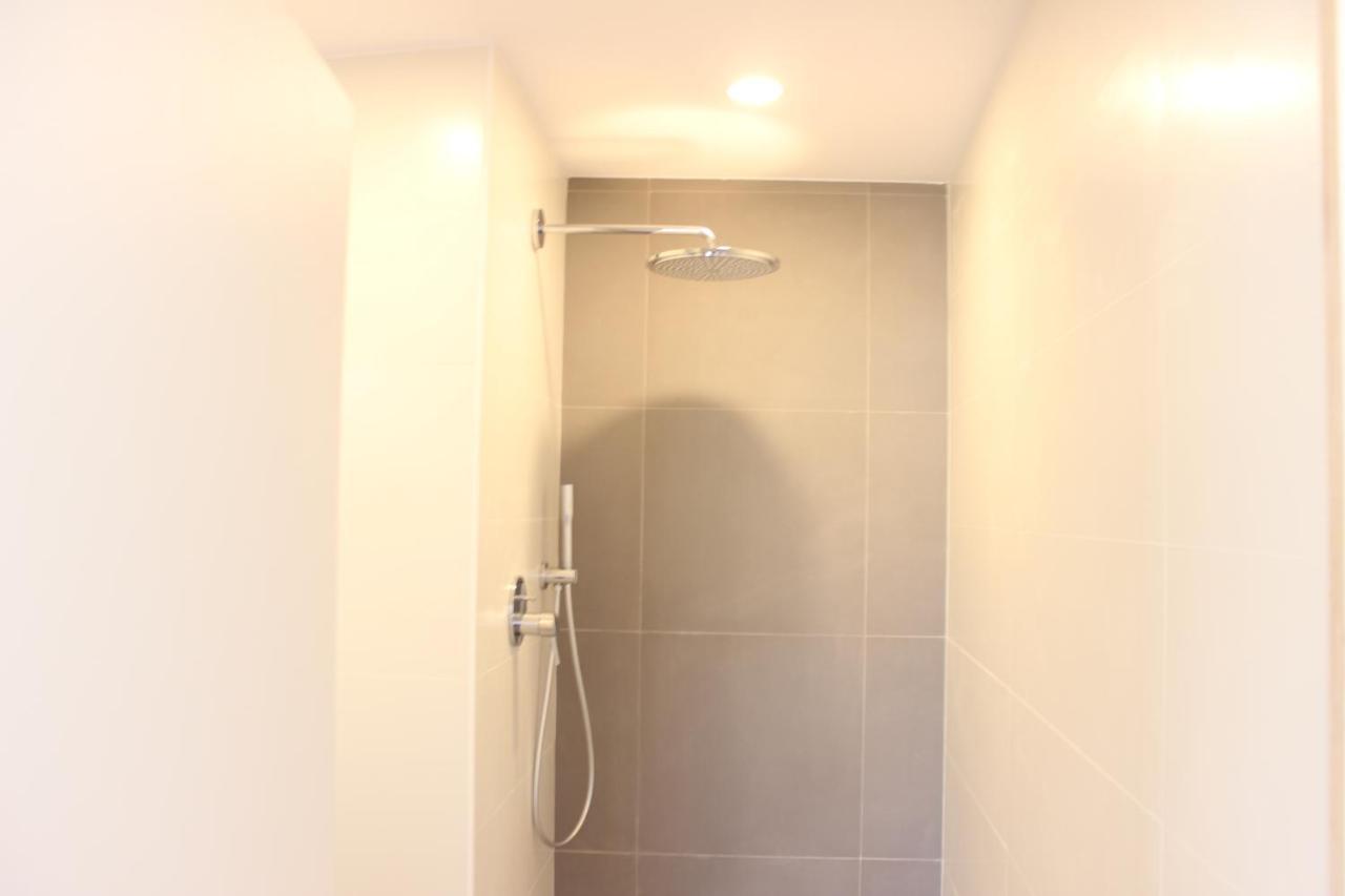 רוזס Beautiful Loft, Huge Sunny Terrace, View Over The Beach And Sea מראה חיצוני תמונה