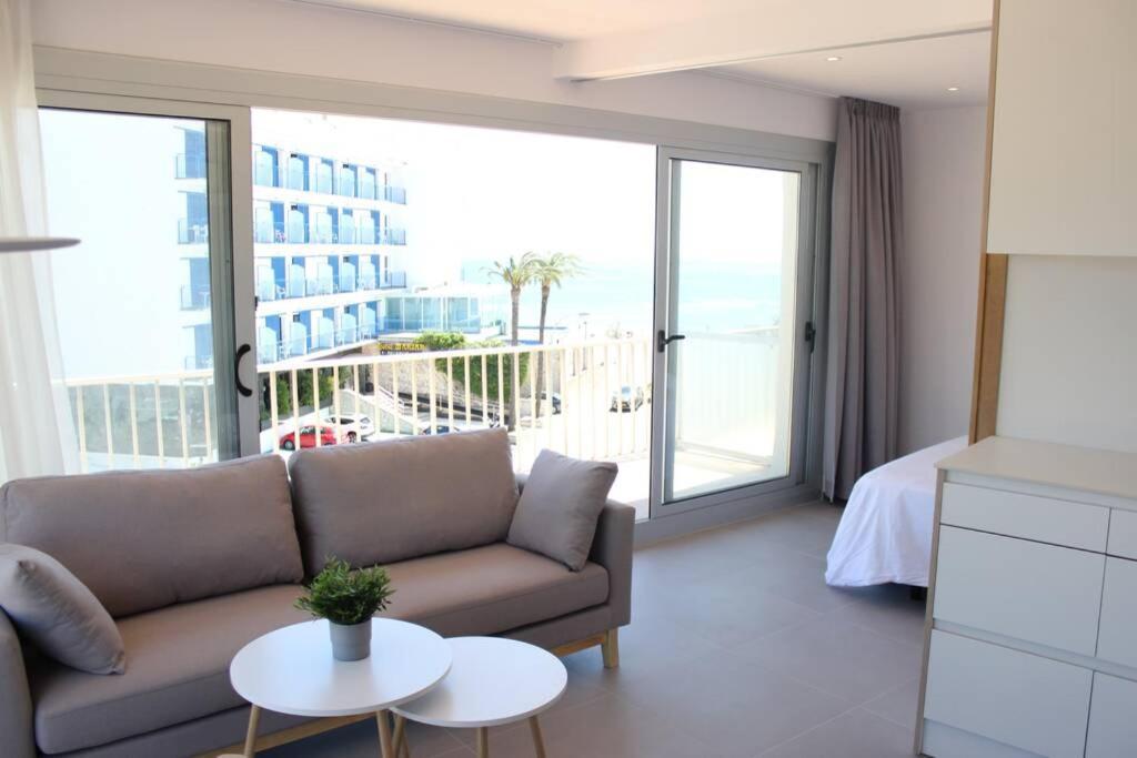 רוזס Beautiful Loft, Huge Sunny Terrace, View Over The Beach And Sea מראה חיצוני תמונה