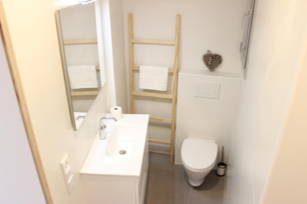 רוזס Beautiful Loft, Huge Sunny Terrace, View Over The Beach And Sea מראה חיצוני תמונה