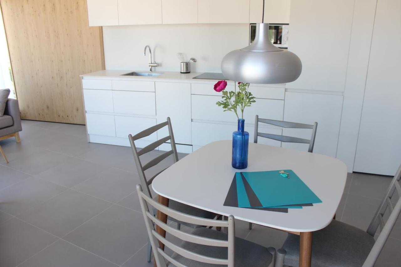 רוזס Beautiful Loft, Huge Sunny Terrace, View Over The Beach And Sea מראה חיצוני תמונה