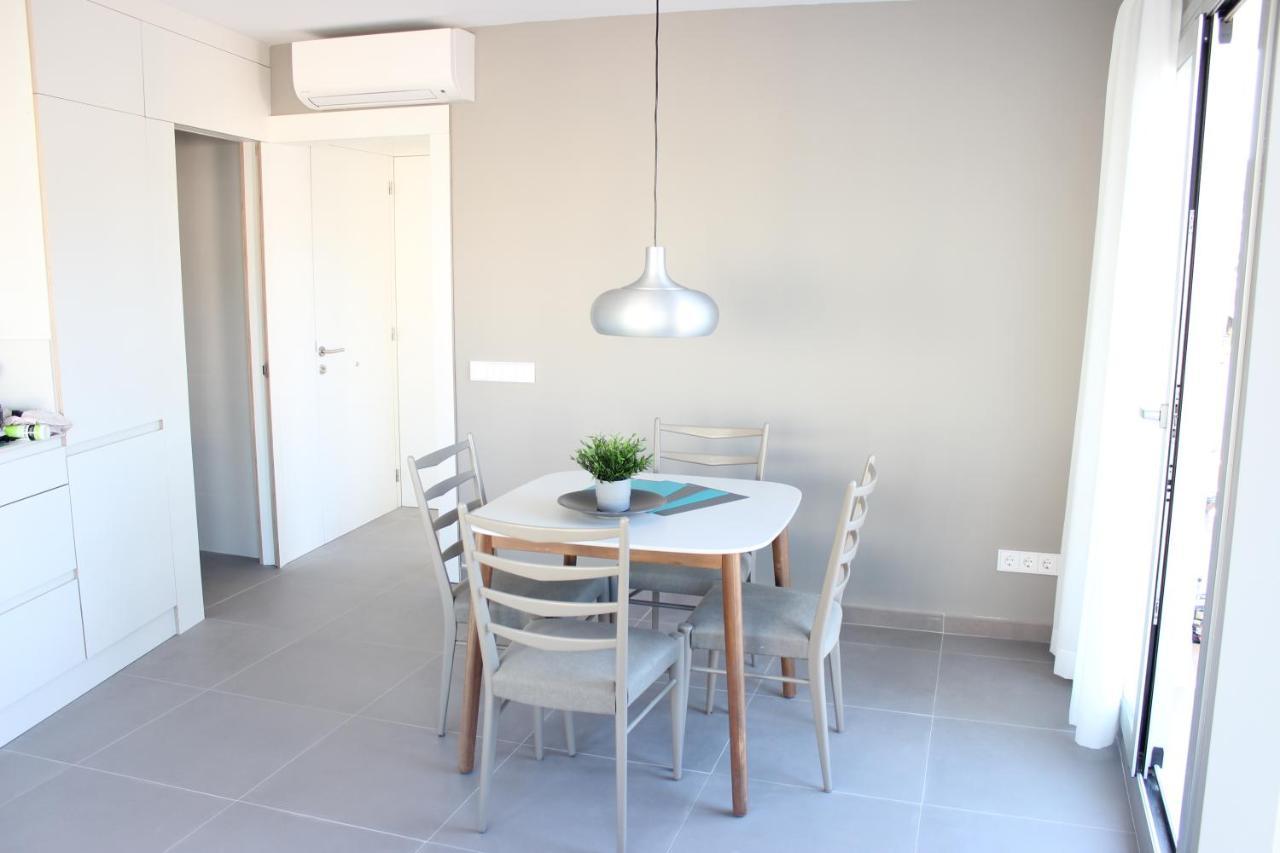 רוזס Beautiful Loft, Huge Sunny Terrace, View Over The Beach And Sea מראה חיצוני תמונה