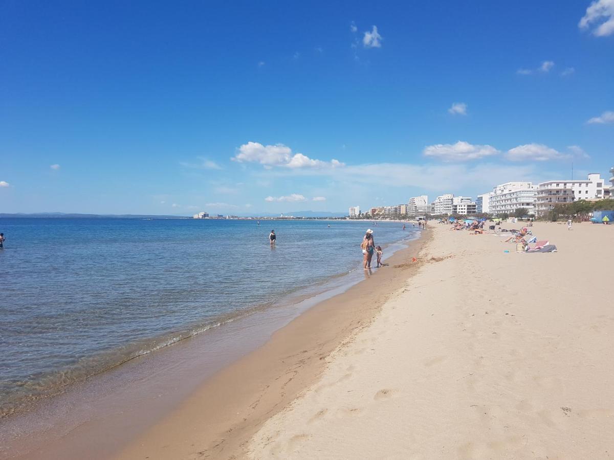 רוזס Beautiful Loft, Huge Sunny Terrace, View Over The Beach And Sea מראה חיצוני תמונה