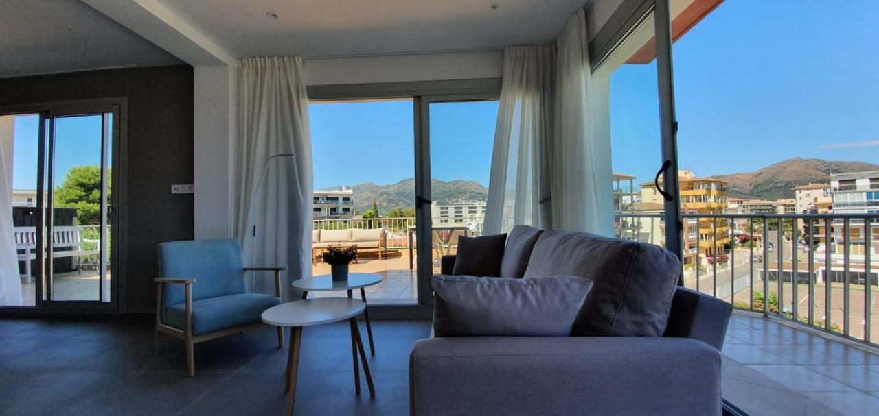 רוזס Beautiful Loft, Huge Sunny Terrace, View Over The Beach And Sea מראה חיצוני תמונה