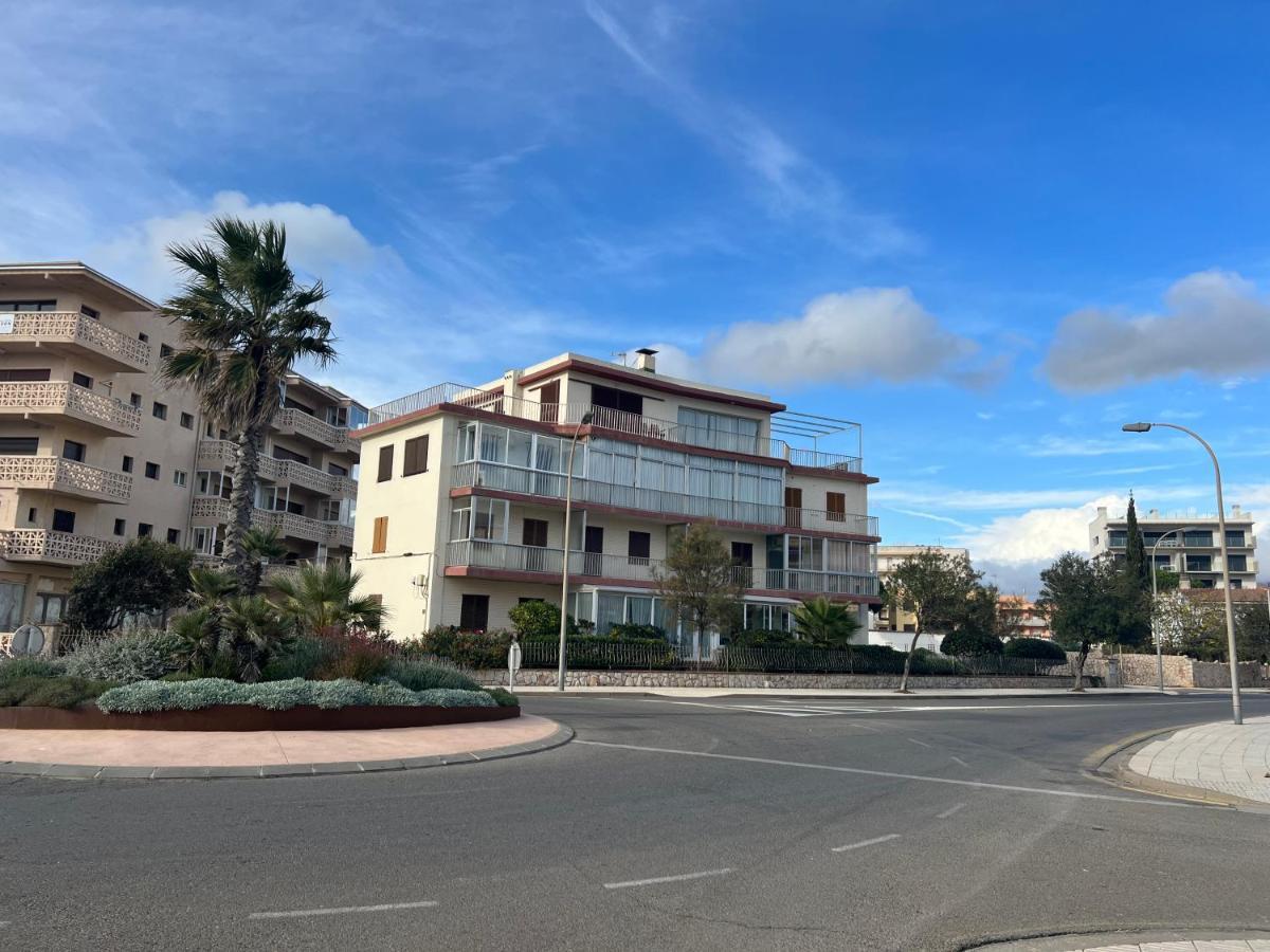 רוזס Beautiful Loft, Huge Sunny Terrace, View Over The Beach And Sea מראה חיצוני תמונה
